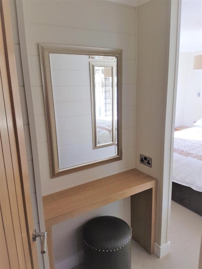 Llyn Brenig Lodge เบเทส-อี-คอย ภายนอก รูปภาพ
